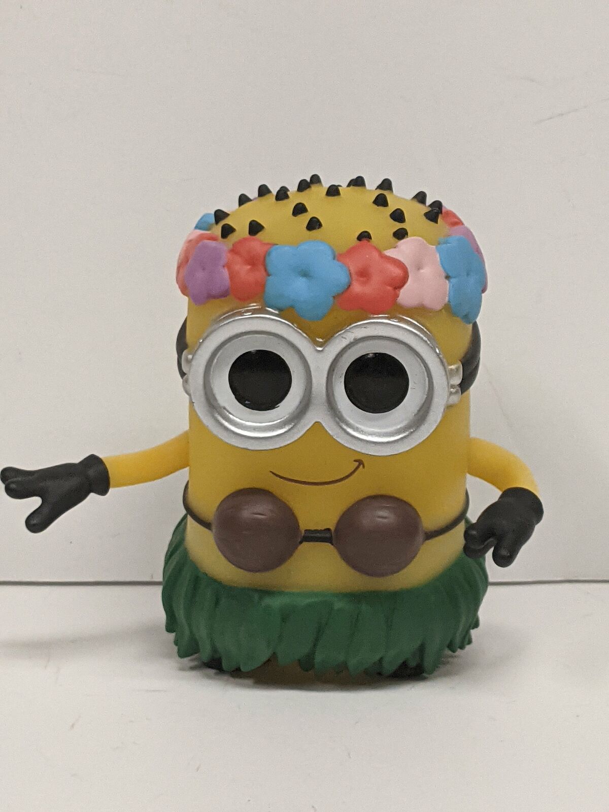 Funko Pop #125 Hula Minion 2015 NYCC Glow in the Dark LE 1500 loose