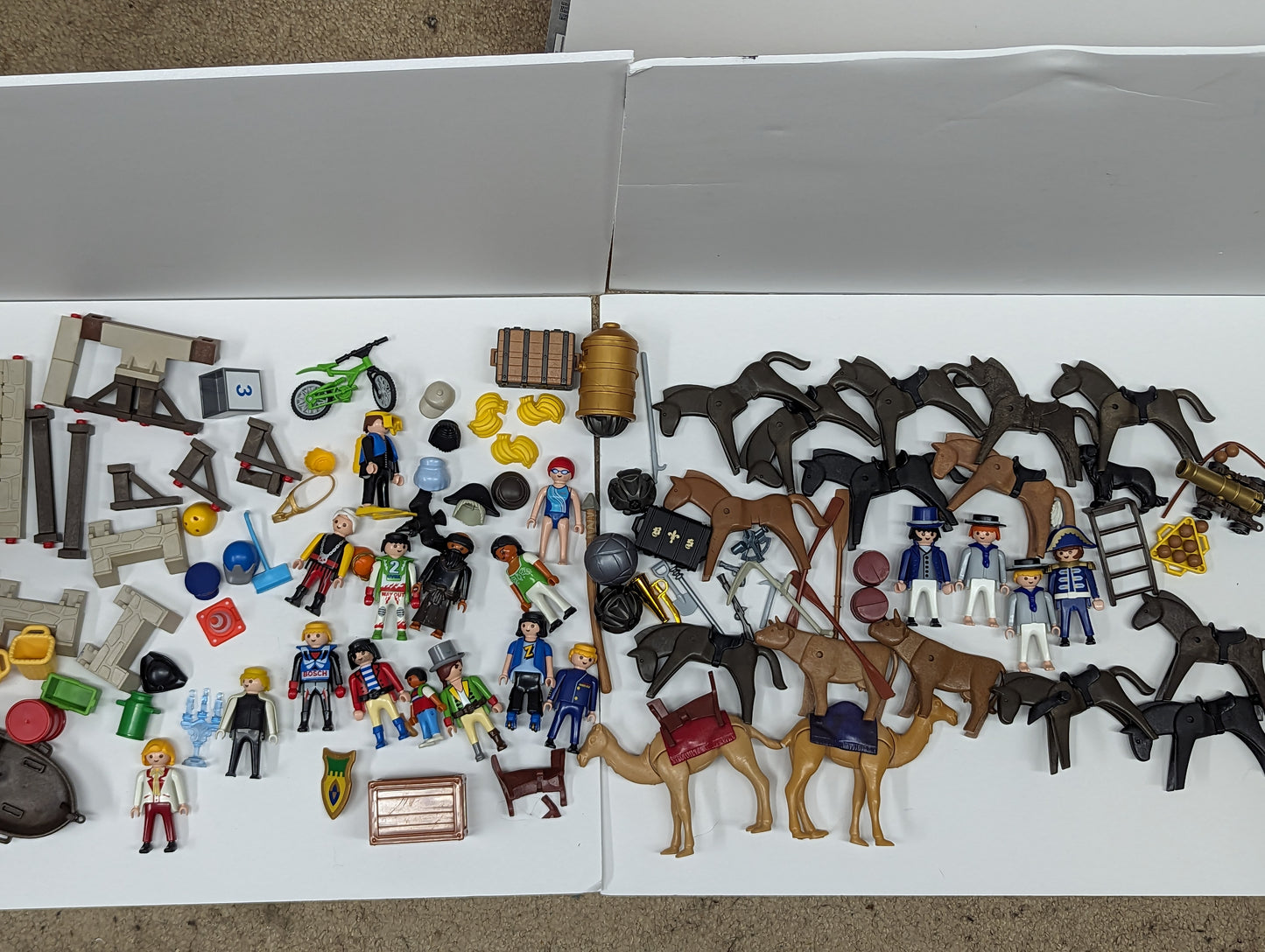 Large Lot of Playmobil Figures/Accessories 1C LOOSE